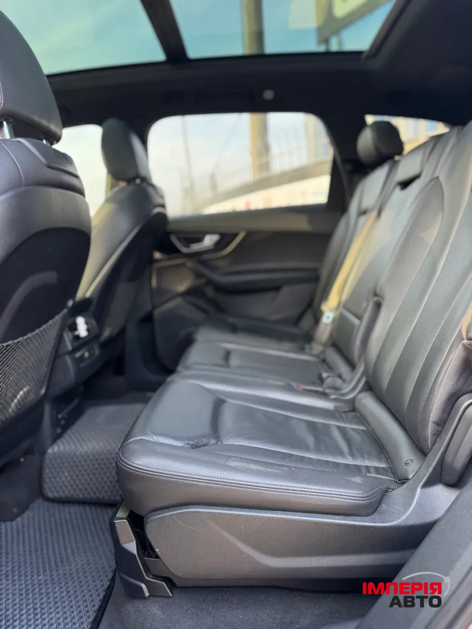 Audi Q7 - фото 13