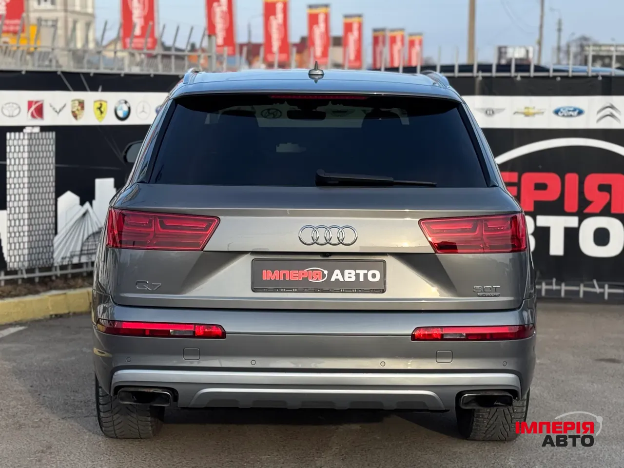 Audi Q7 - фото 7