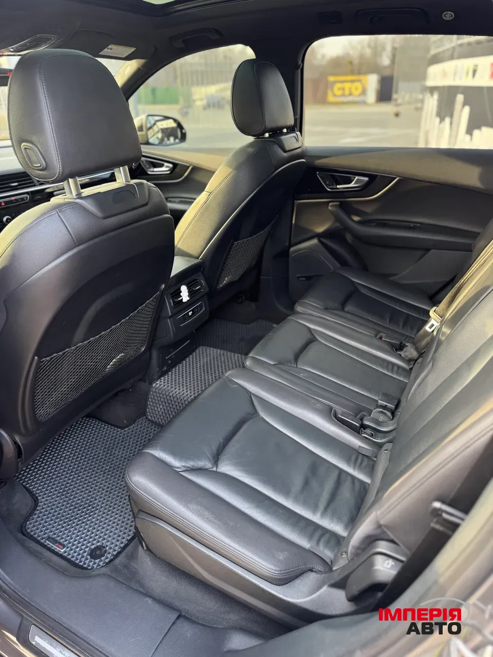 Audi Q7 - фото 12