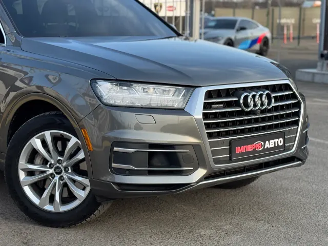 Audi Q7 - фото 2