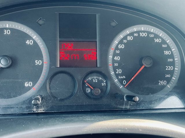 Volkswagen Caddy - фото 2