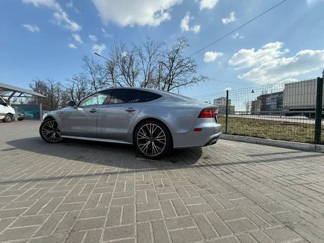 Audi A7 - фото 4