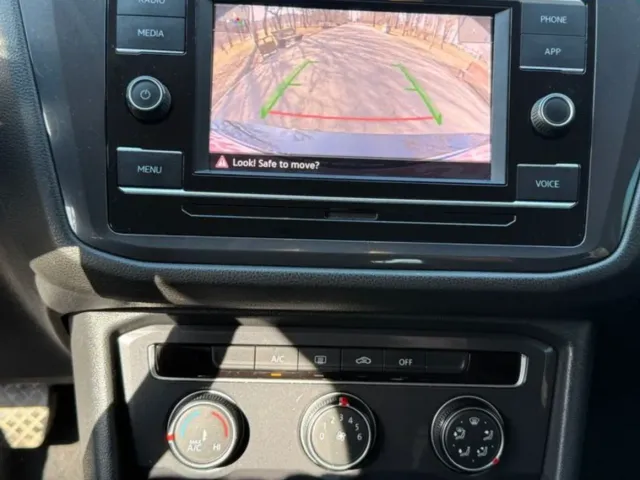 Volkswagen Tiguan - фото 2