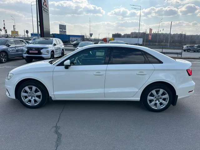 Audi A3 - фото 4