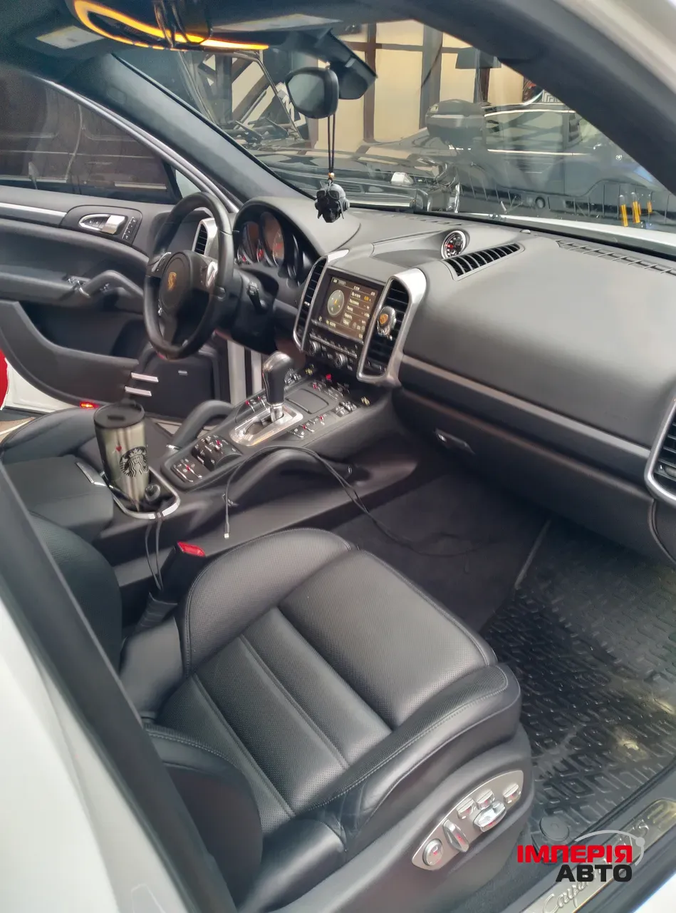 Porsche Cayenne - фото 11