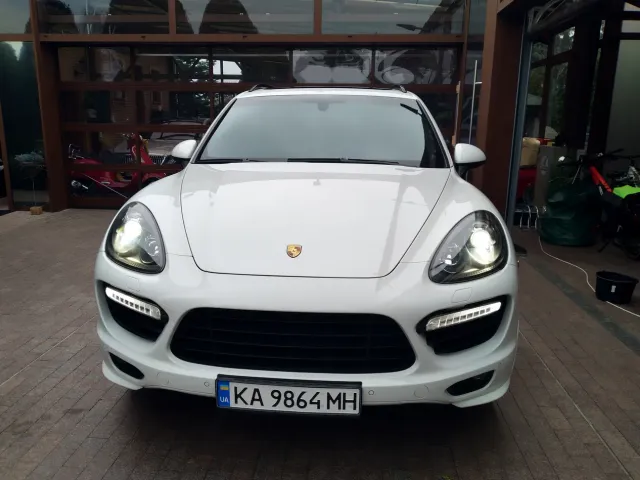 Porsche Cayenne - фото 2