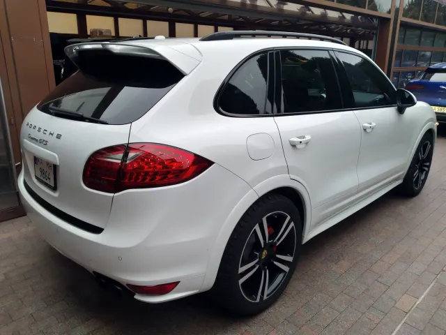 Porsche Cayenne - фото 3