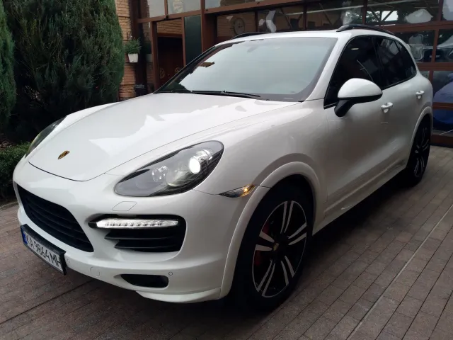 Porsche Cayenne - фото 1