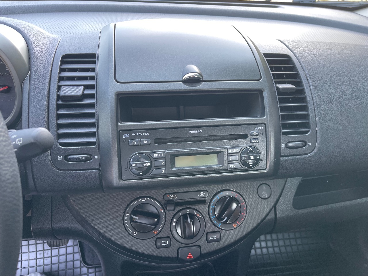 Nissan Note - фото 7