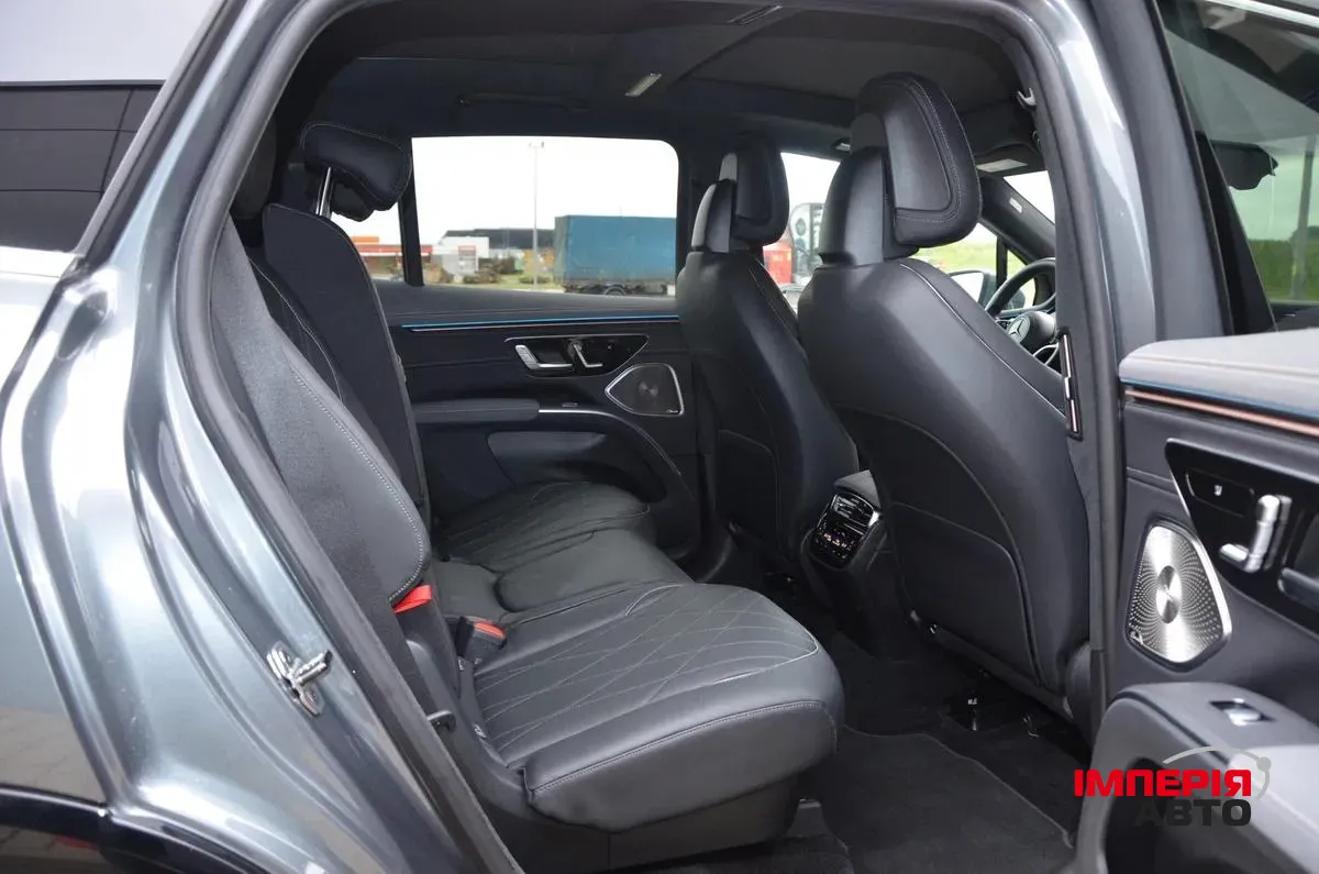 Mercedes-Benz EQS SUV - фото 13
