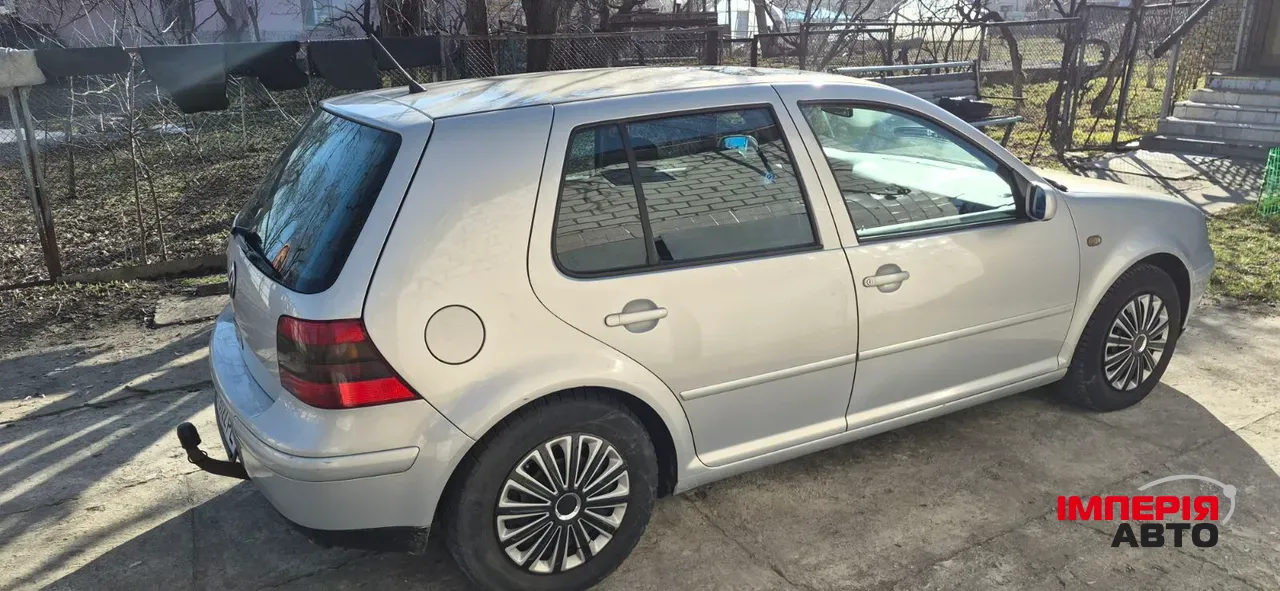 Volkswagen Golf - фото 6