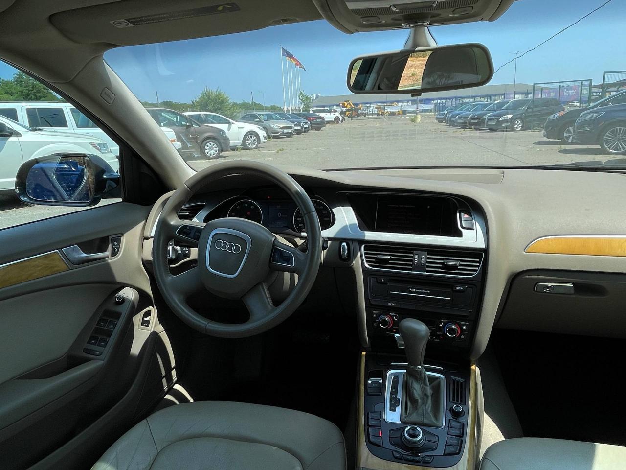 Audi A4 - фото 19