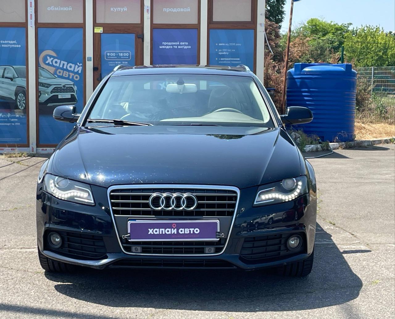 Audi A4 - фото 18