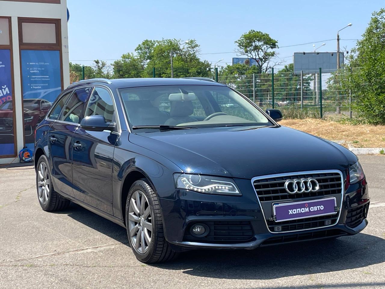 Audi A4 - фото 23