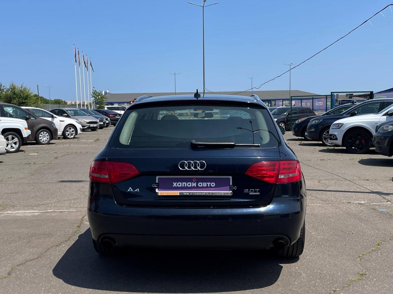 Audi A4 - фото 26