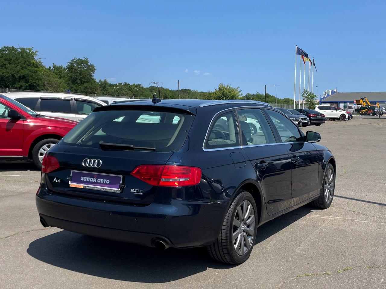 Audi A4 - фото 17