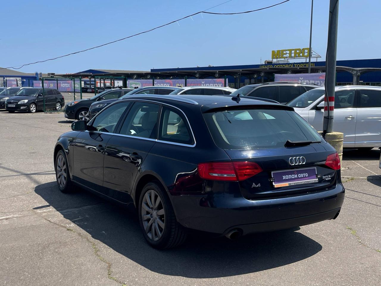 Audi A4 - фото 9