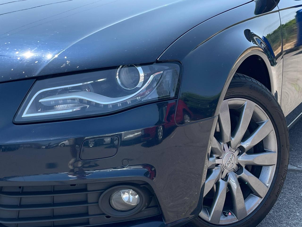 Audi A4 - фото 16