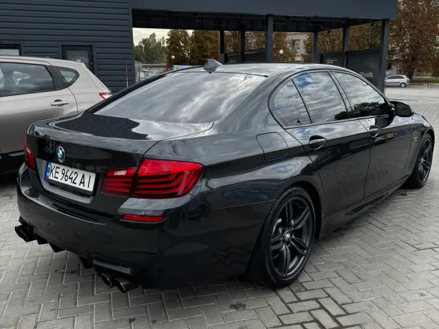 BMW 5 серії - фото 2