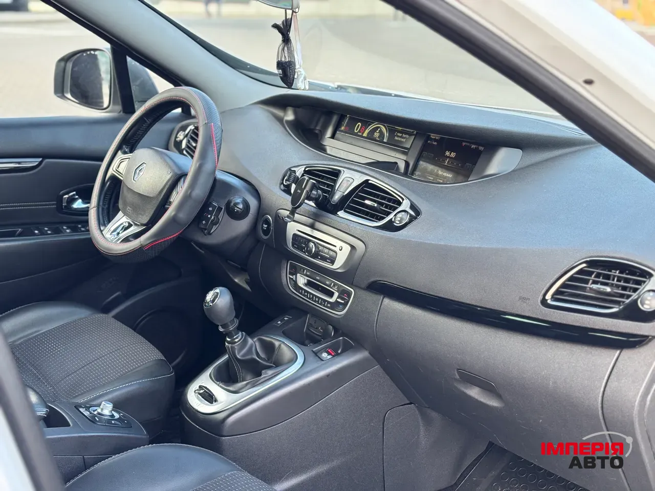 Renault Scenic - фото 13