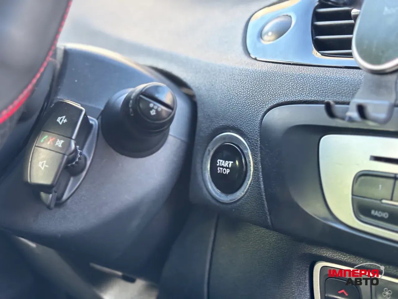 Renault Scenic - фото 18