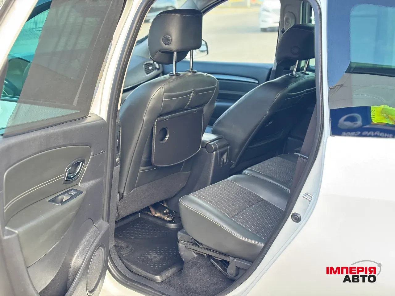 Renault Scenic - фото 12