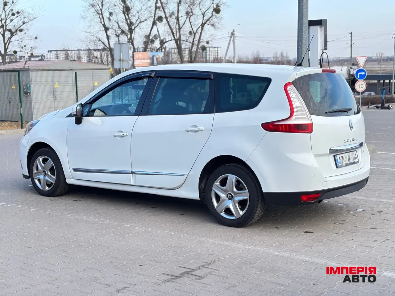 Renault Scenic - фото 4