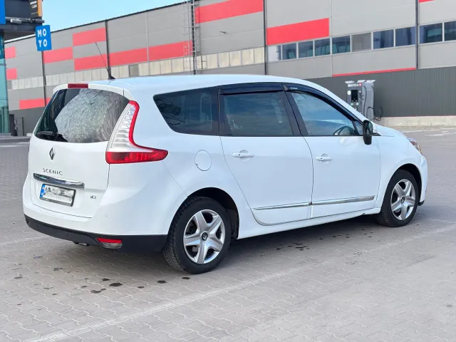 Renault Scenic - фото 3