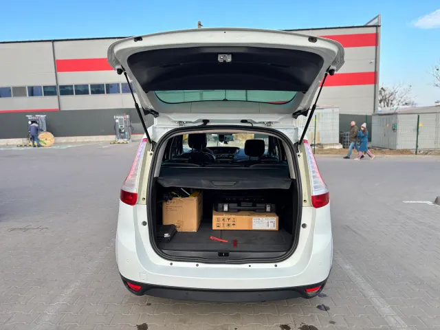 Renault Scenic - фото 5