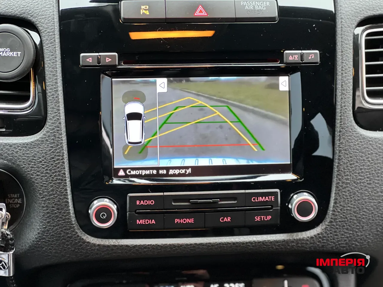 Volkswagen Touareg - фото 13