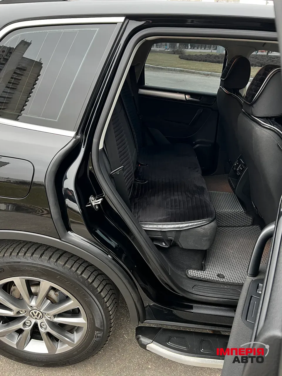 Volkswagen Touareg - фото 11