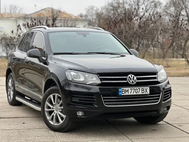Volkswagen Touareg - фото 1