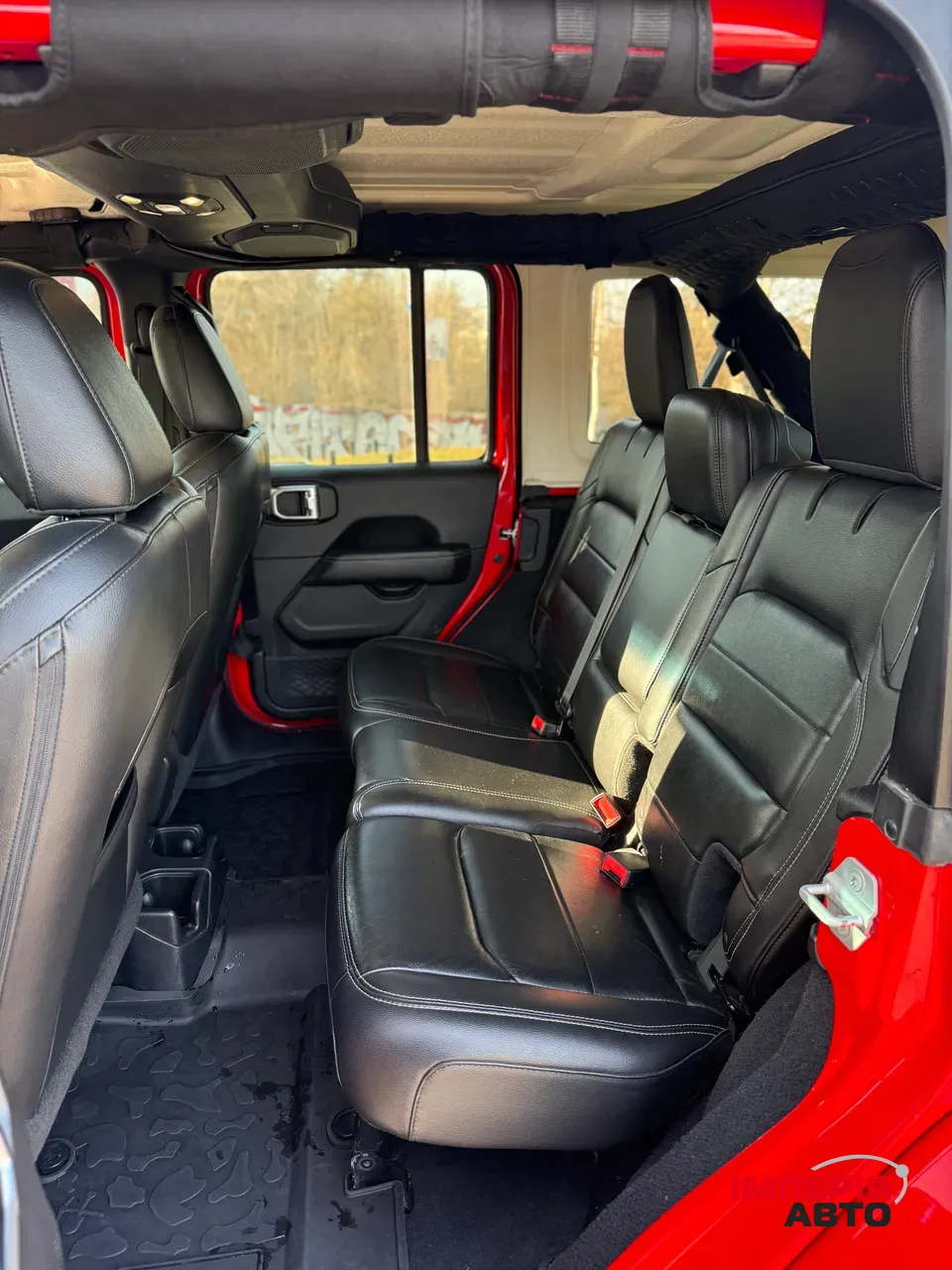 Jeep Wrangler - фото 7