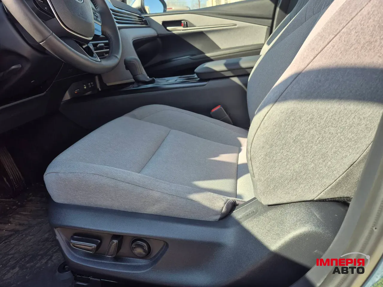 Toyota Camry - фото 2