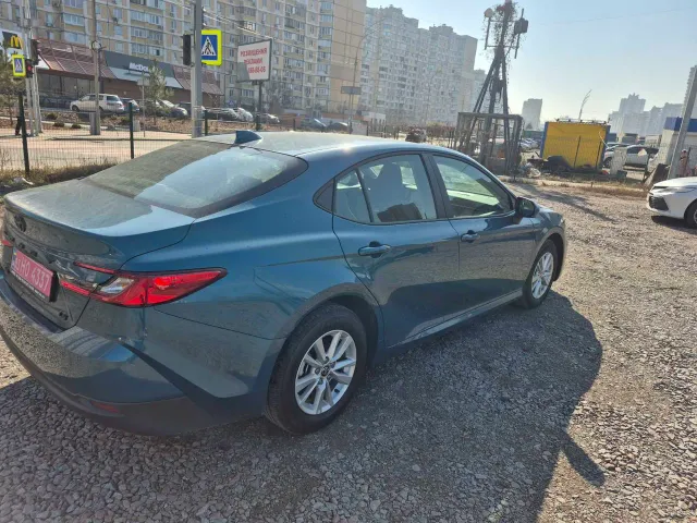 Toyota Camry - фото 3