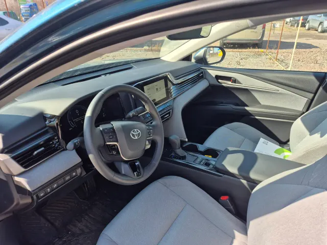 Toyota Camry - фото 4