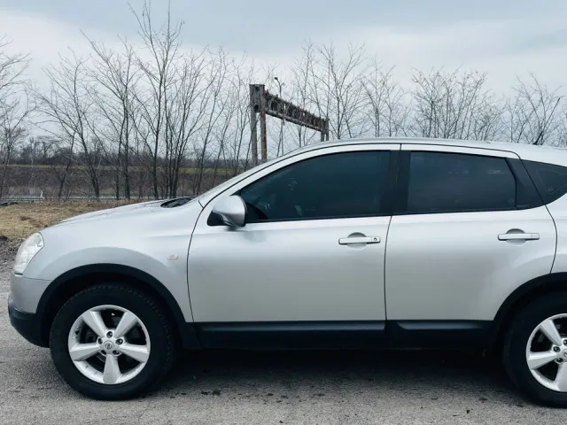 Nissan Qashqai - фото 1