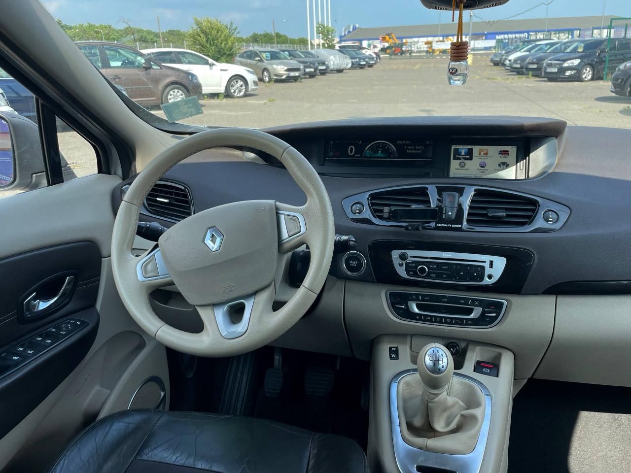 Renault Scenic - фото 24