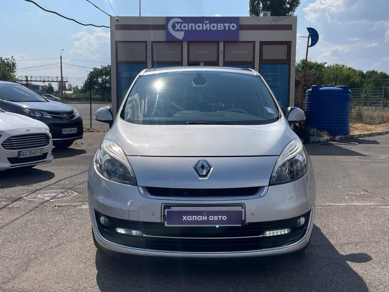 Renault Scenic - фото 26