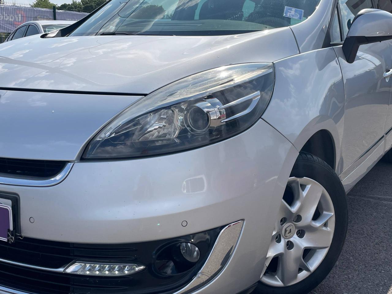 Renault Scenic - фото 14