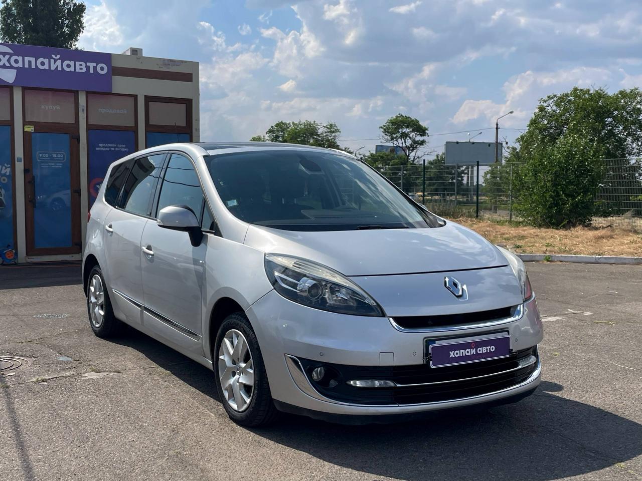 Renault Scenic - фото 19