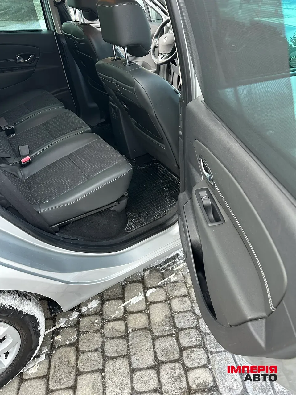 Renault Scenic - фото 10