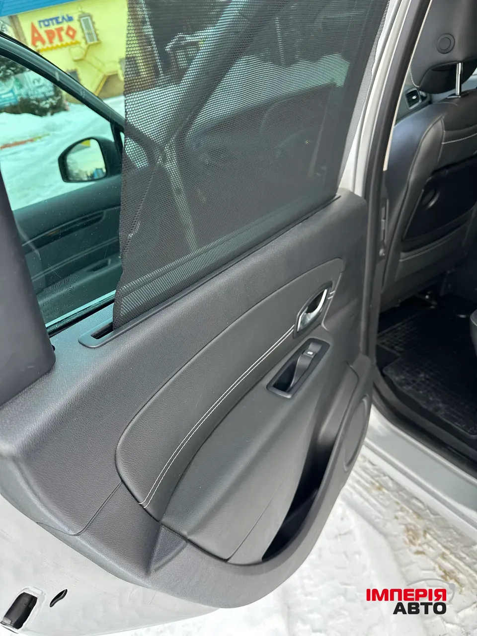 Renault Scenic - фото 11