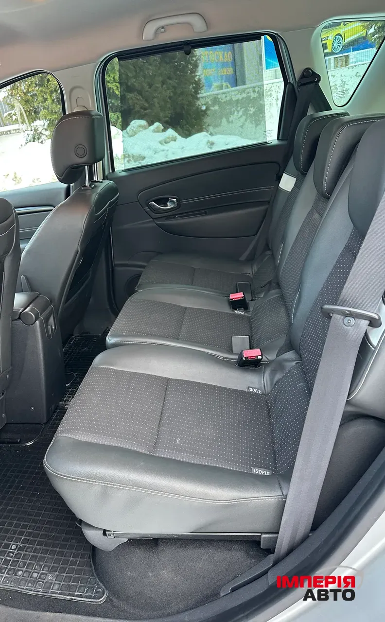 Renault Scenic - фото 12