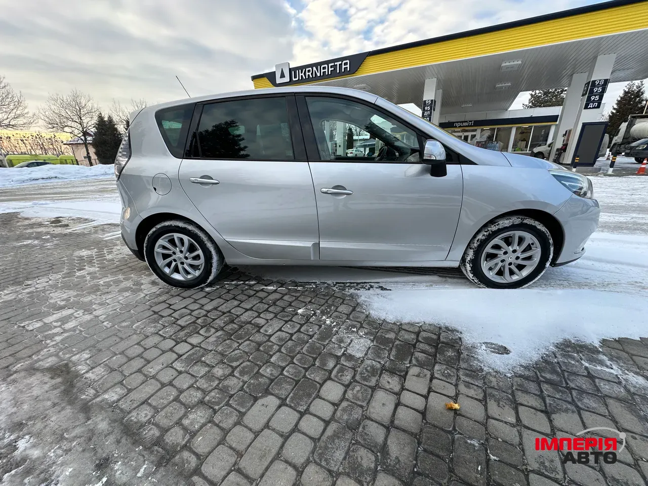 Renault Scenic - фото 4