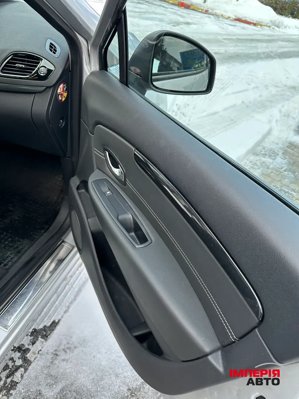 Renault Scenic - фото 9