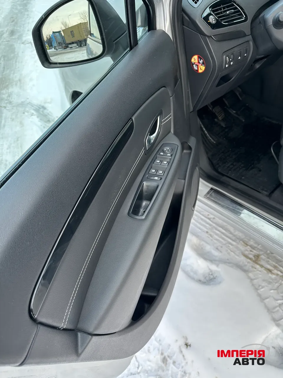 Renault Scenic - фото 13