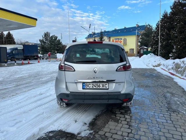 Renault Scenic - фото 5