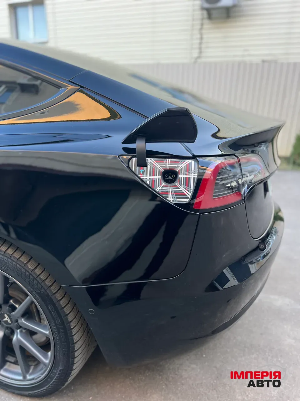 Tesla Model 3 - фото 11