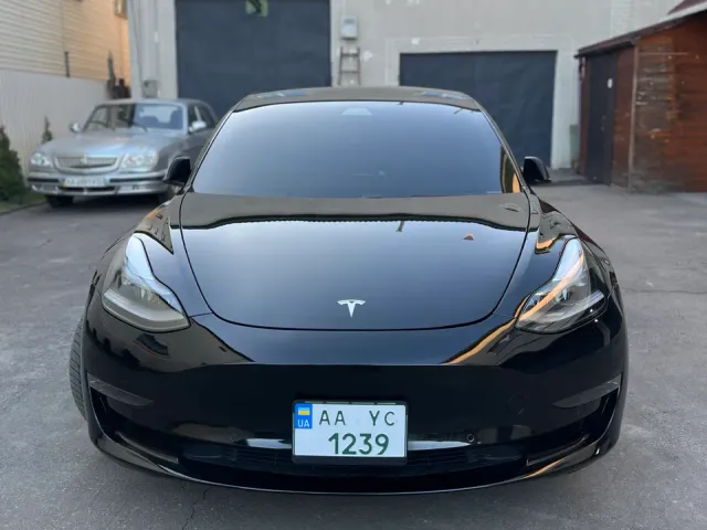 Tesla Model 3 - фото 3